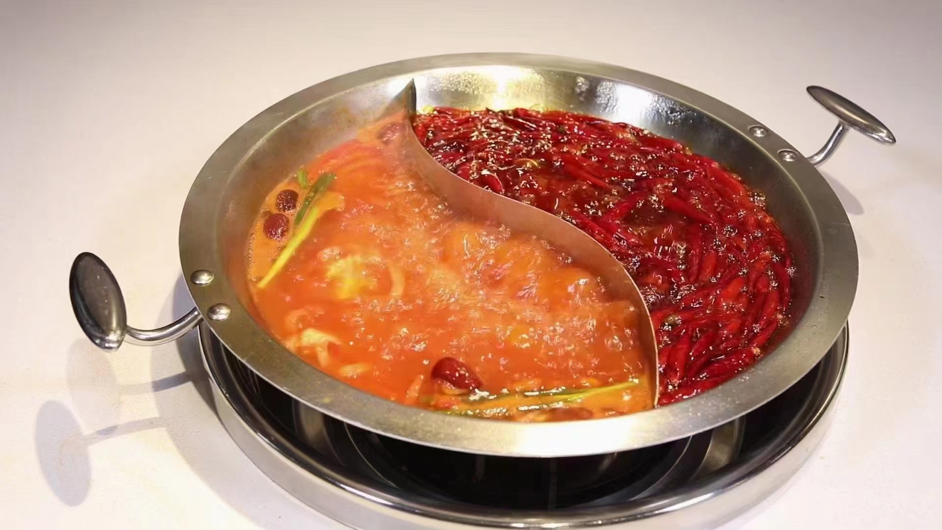 火鍋底料廠家-成都重慶火鍋底料產(chǎn)品批發(fā)，火鍋品類新發(fā)展在哪里(圖5)