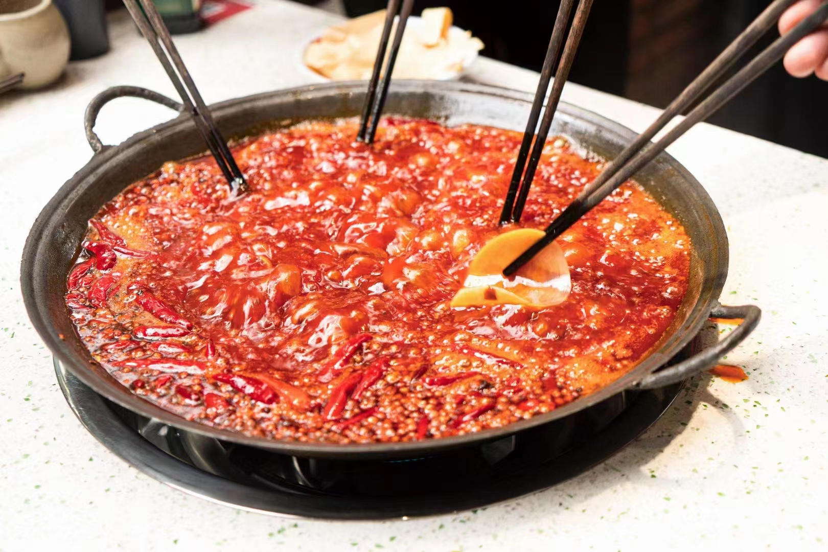 石家莊的成都火鍋底料廠家批發地址，開店商用底料怎么聯系(圖2)